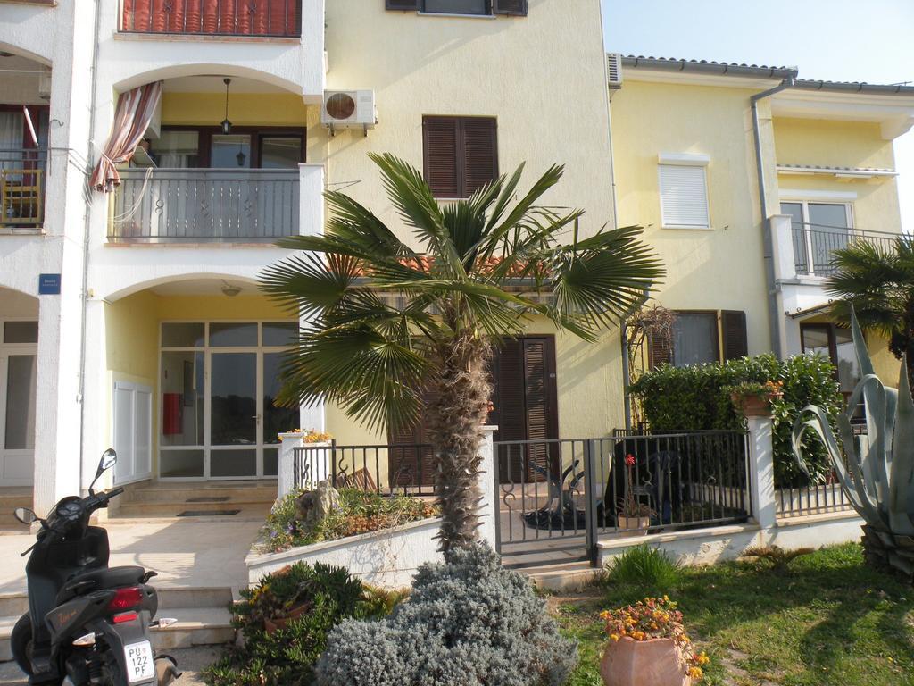 Sunset Apartment With A Private Yard At Medulin Riviera Стая снимка